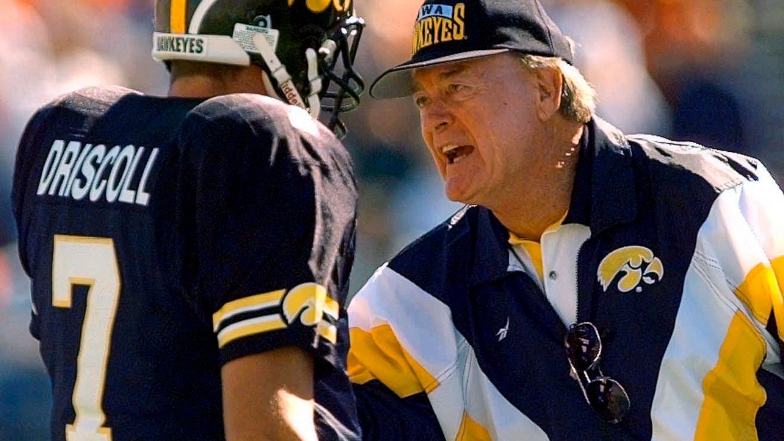 Hayden Fry Texan Who Turned Around Iowa Dies At 90 Abc News