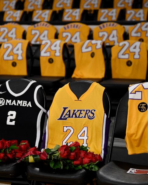 Roses for Kobe and Gianna as Lakers return to action - ABC News