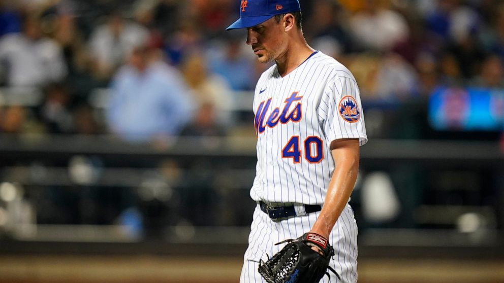 New York Mets starting pitcher Chris Bassitt reacts as he leaves during the fourth inning of a baseball game against the Chicago Cubs, Monday, Sept. 12, 2022, in New York. (AP Photo/Frank Franklin II)