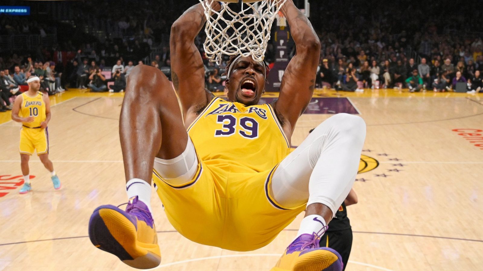 LeBron's 31 put Lakers past Cavs 128-99 