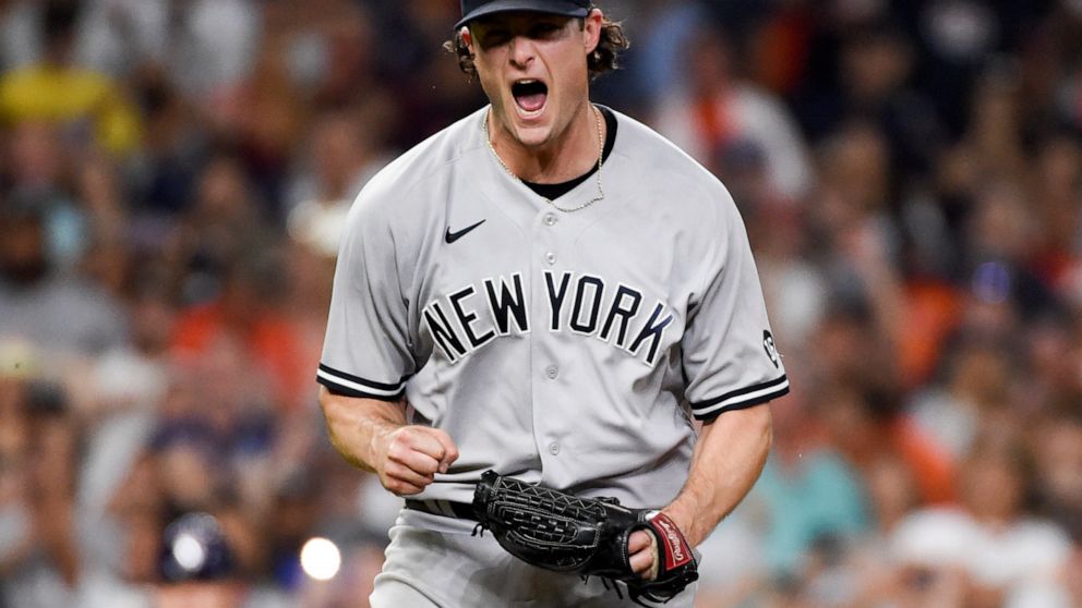 Yankees' Cole demands ball, completes 3 