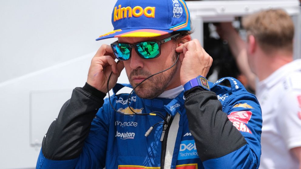 turns fastest lap in Indy qualifying 