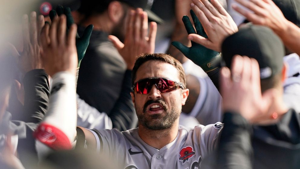 Ramírez homers, Indians beat Chisox to split 2nd DH in row