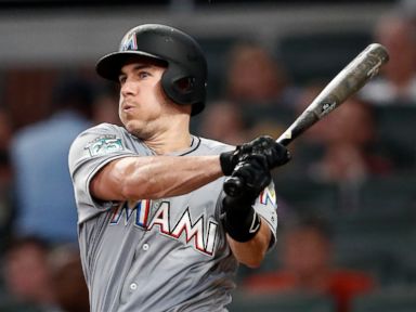 Realmuto traded from Marlins to Phillies for 3 players