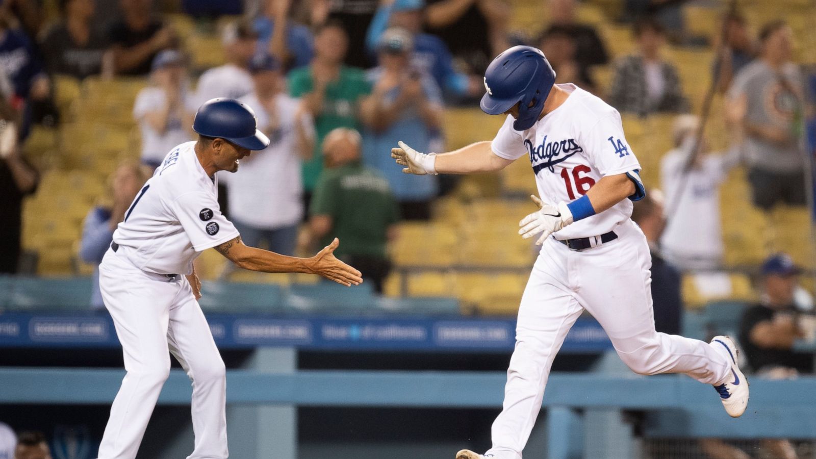 Smith Taylor Homer In Dodgers 3 1 Win Over Phillies Abc News