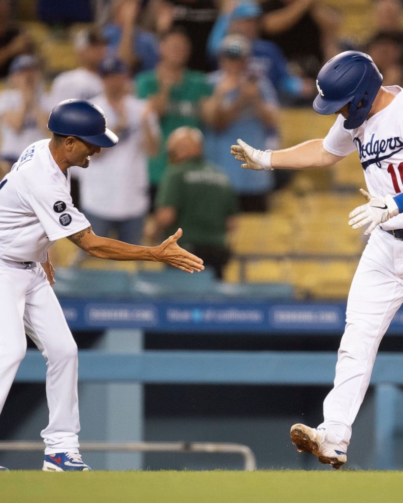 Smith Taylor Homer In Dodgers 3 1 Win Over Phillies Abc News