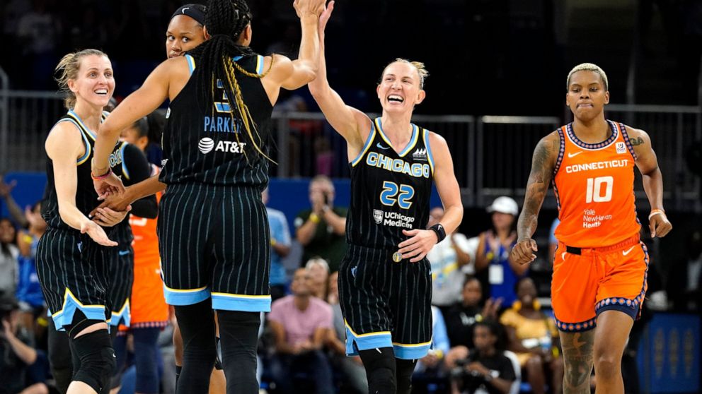 Candace Parker, Courtney Vandersloot, Courtney Williams