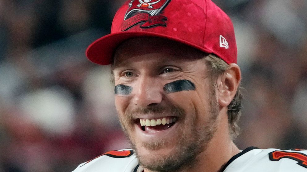 Bucs’ Gabbert, brothers rescue people in Tampa chopper crash