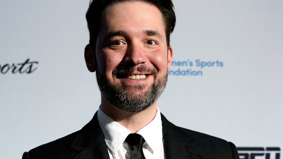 Alexis Ohanian Gets Sports Award Calls For Reforms In Nwsl Abc News