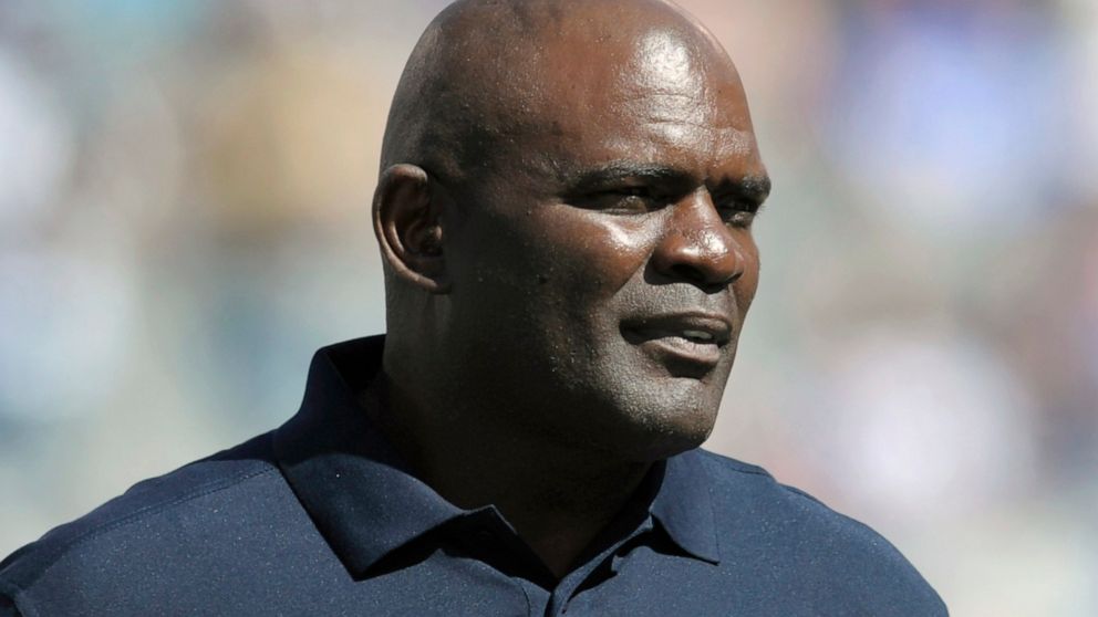FILE - Former New York Giants' Lawrence Taylor looks on during a 25 year anniversary celebration at halftime of an NFL football game against the Atlanta Falcons, Sunday, Sept. 20, 2015, in East Rutherford, N.J. NFL Hall of Fame linebacker Lawrence Ta