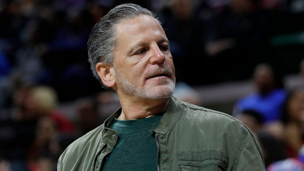 Cavs owner Dan Gilbert suffers stroke, remains in hospital thumbnail