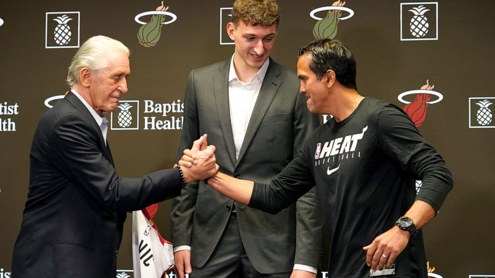 Nikola Jovic, Pat Riley, Erik Spoelstra