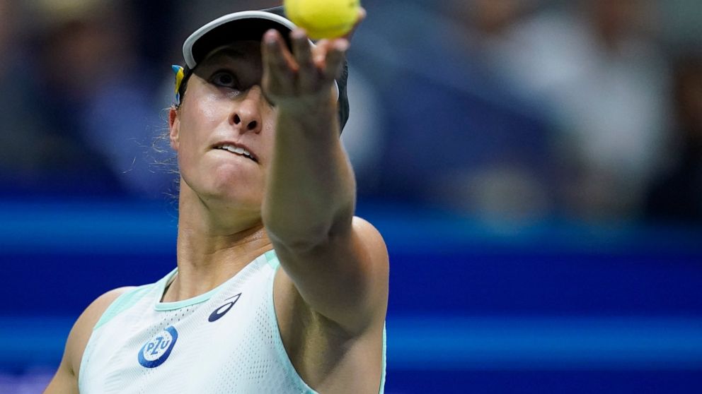 Iga Swiatek, of Poland, serves to Jessica Pegula, of the United States, during the quarterfinals of the U.S. Open tennis championships, Wednesday, Sept. 7, 2022, in New York. (AP Photo/Julia Nikhinson)