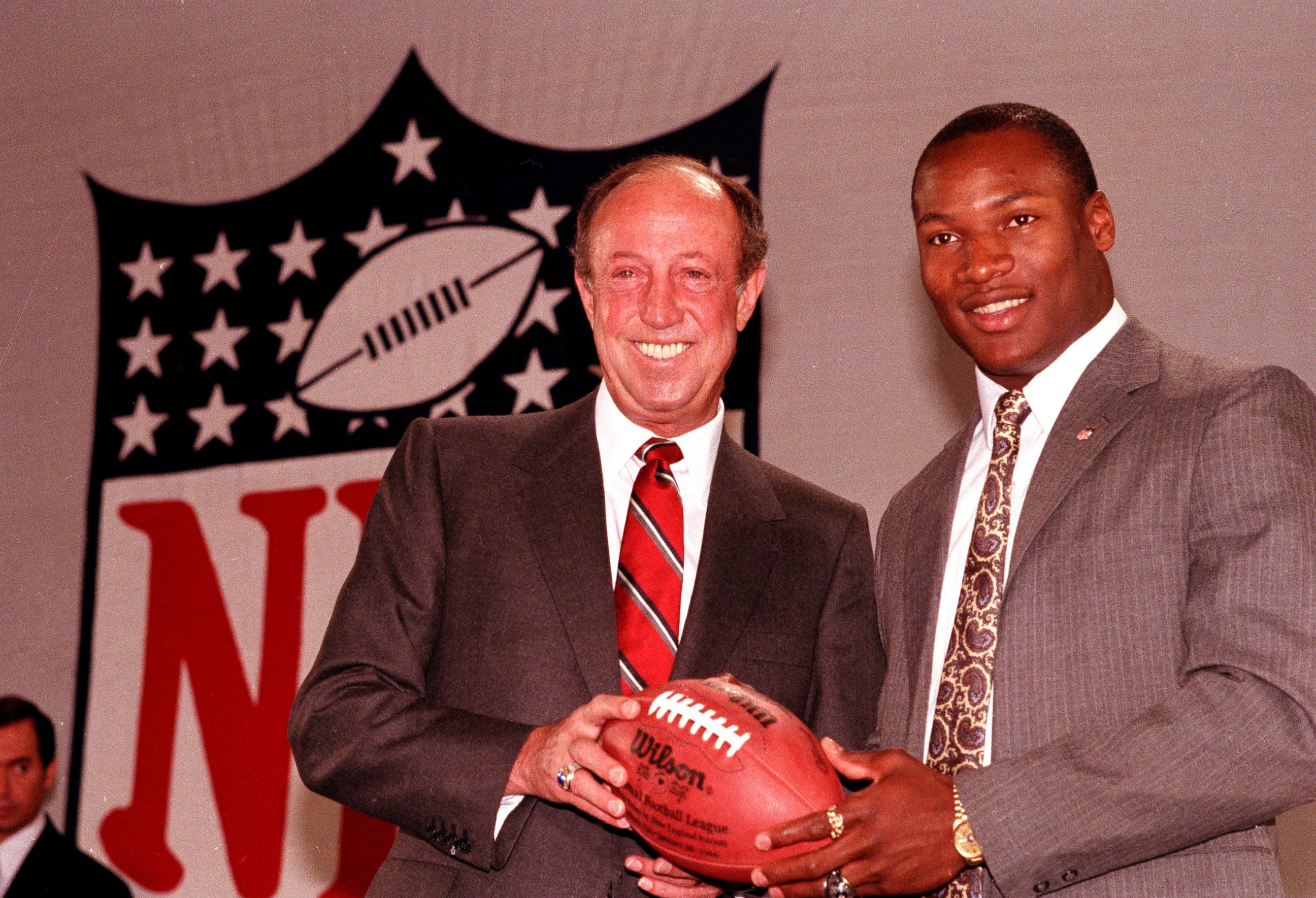 PHOTO: NFL Commissioner Pete Rozelle, left, stands with Auburn running back Bo Jackson after he was chosen first in the NFL draft in New York  April 29, 1986.