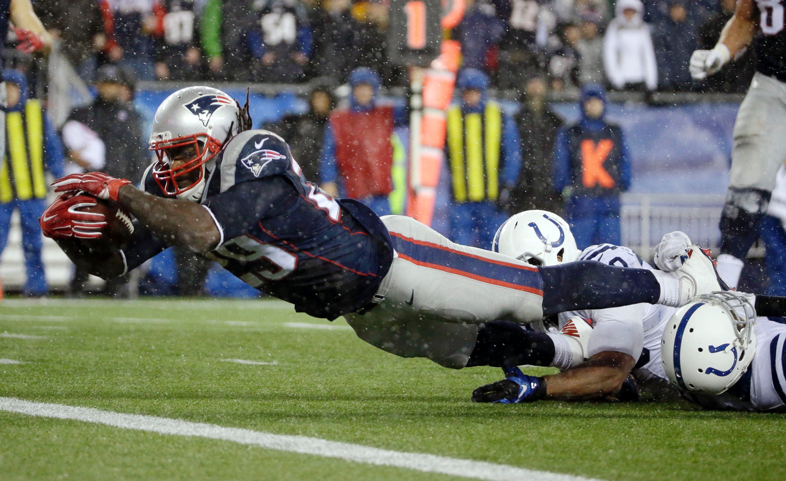 PHOTO: New England Patriots running back LeGarrette Blount (29) scores on a 13-yard touchdown run during the second half of the game against the Indianapolis Colts, Jan. 18, 2015, in Foxborough, Mass.