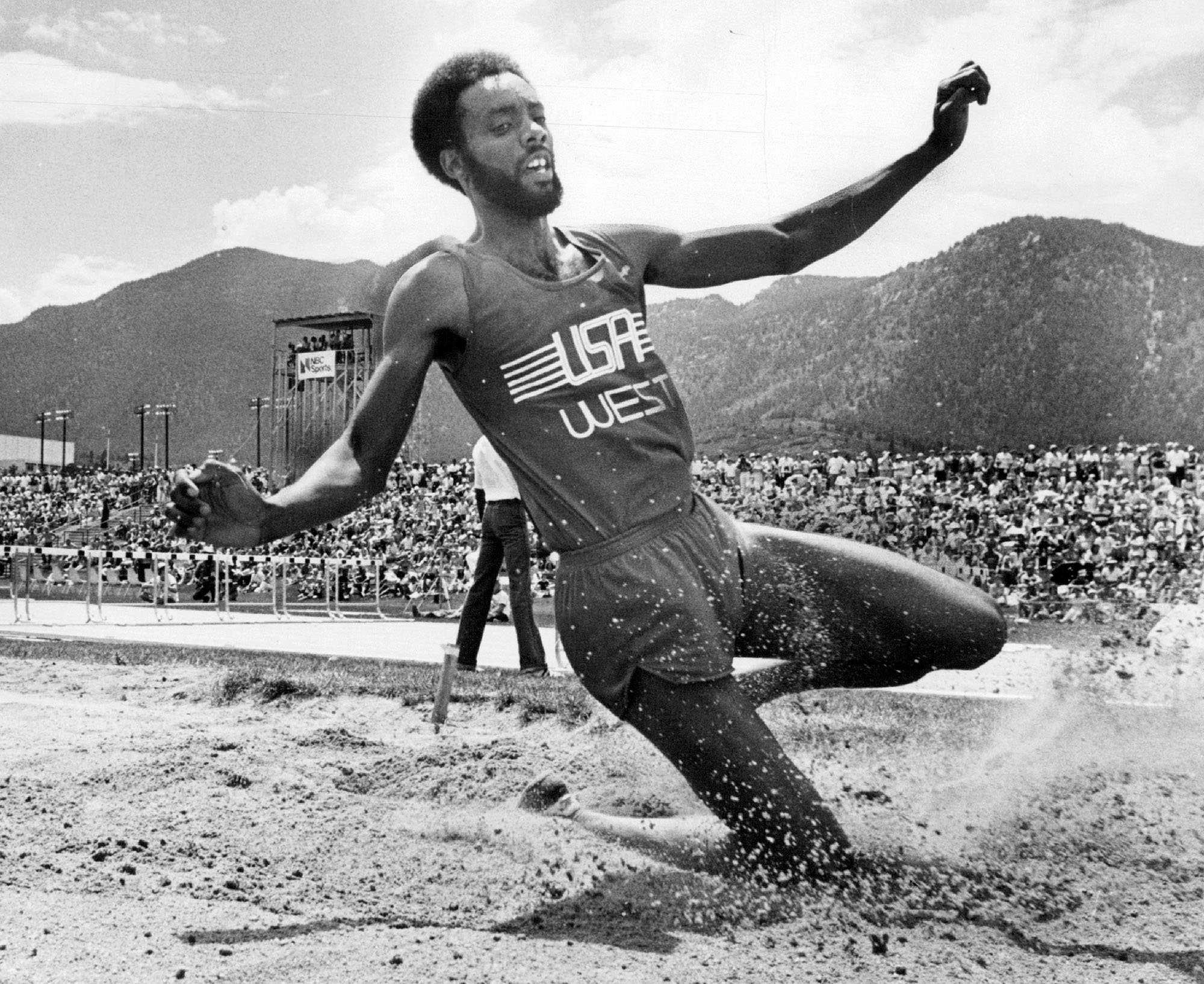 PHOTO: Arnie Robinson competes in the Men's Long Jump during the Summer Olympics, July 28, 1976.