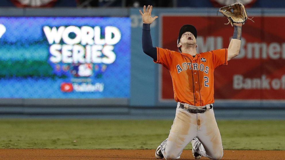 Houston Astros defeat Los Angeles Dodgers in Game 7, win team's first  championship - ABC7 Chicago