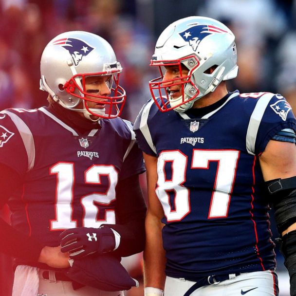 Tom Brady calls for Patriots receivers with conch shell (Video)