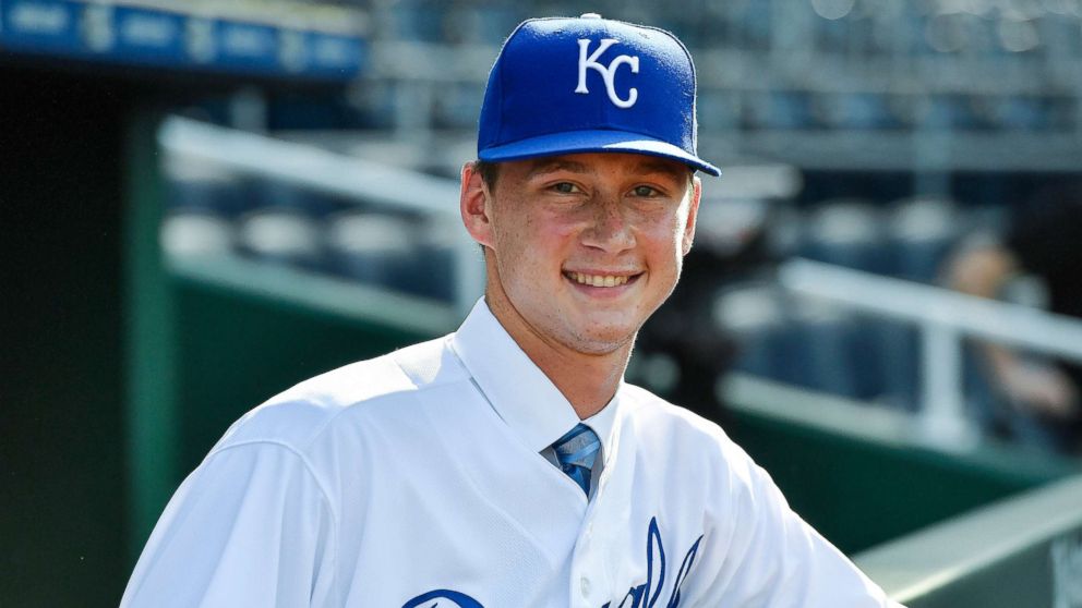 Kansas City Royals draft pick Brady Singer pays off parents' debt for