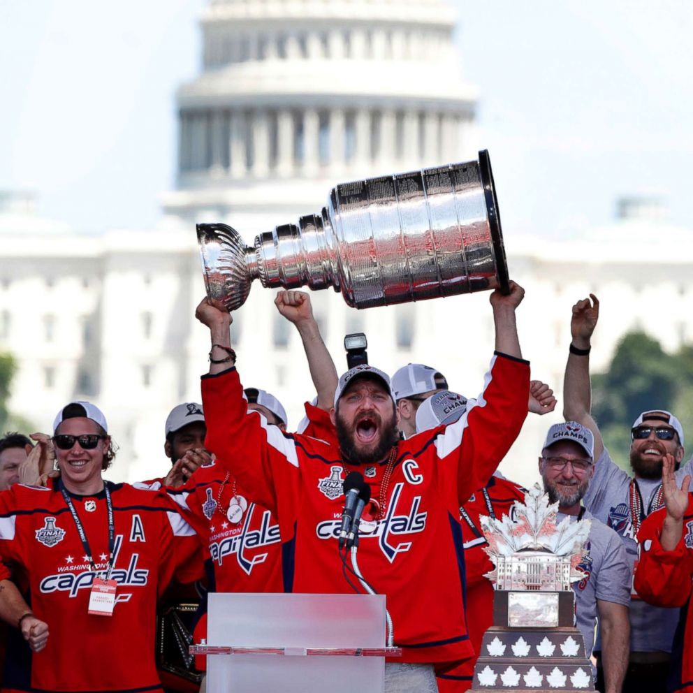 fans celebrate the Washington Capitals 