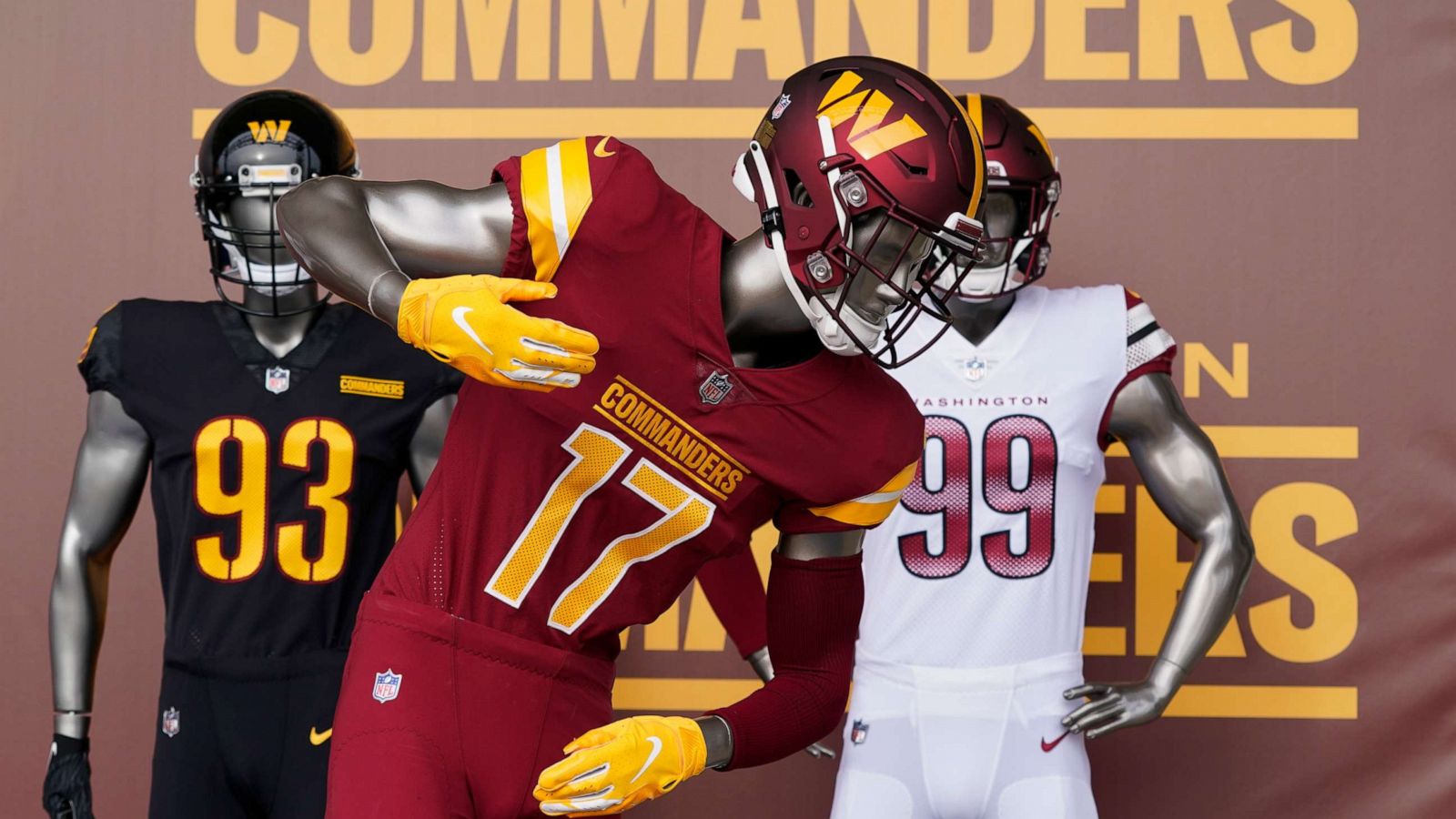 Washington Football Team reveals new team name, the Commanders