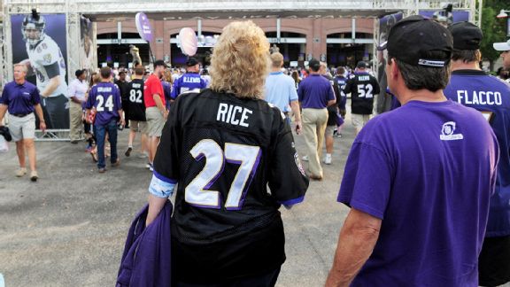 Ravens Fans Still Loyal To Ray Rice Abc News