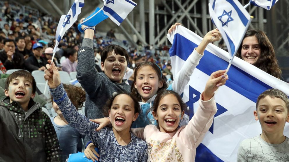 PHOTO: Israel fans cheer during the game between Team Israel and Team Korea at Gocheok Sky Dome, March 6, 2017 in Seoul, South Korea.
