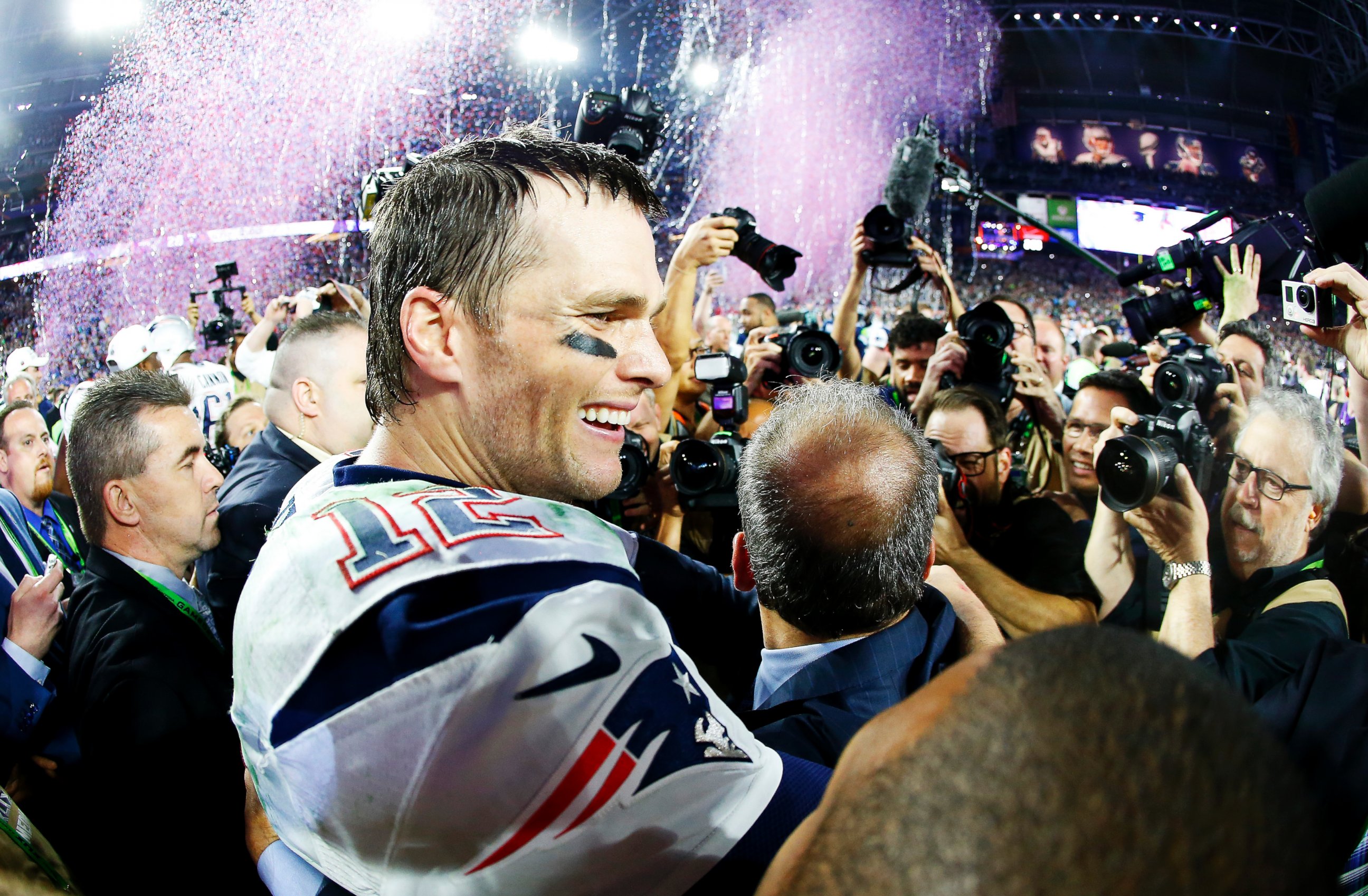 PHOTO: Tom Brady #12 of the New England Patriots is surrounded by the media after defeating the Seattle Seahawks 28-24 during Super Bowl XLIX at University of Phoenix Stadium on Feb. 1, 2015 in Glendale, Ariz.