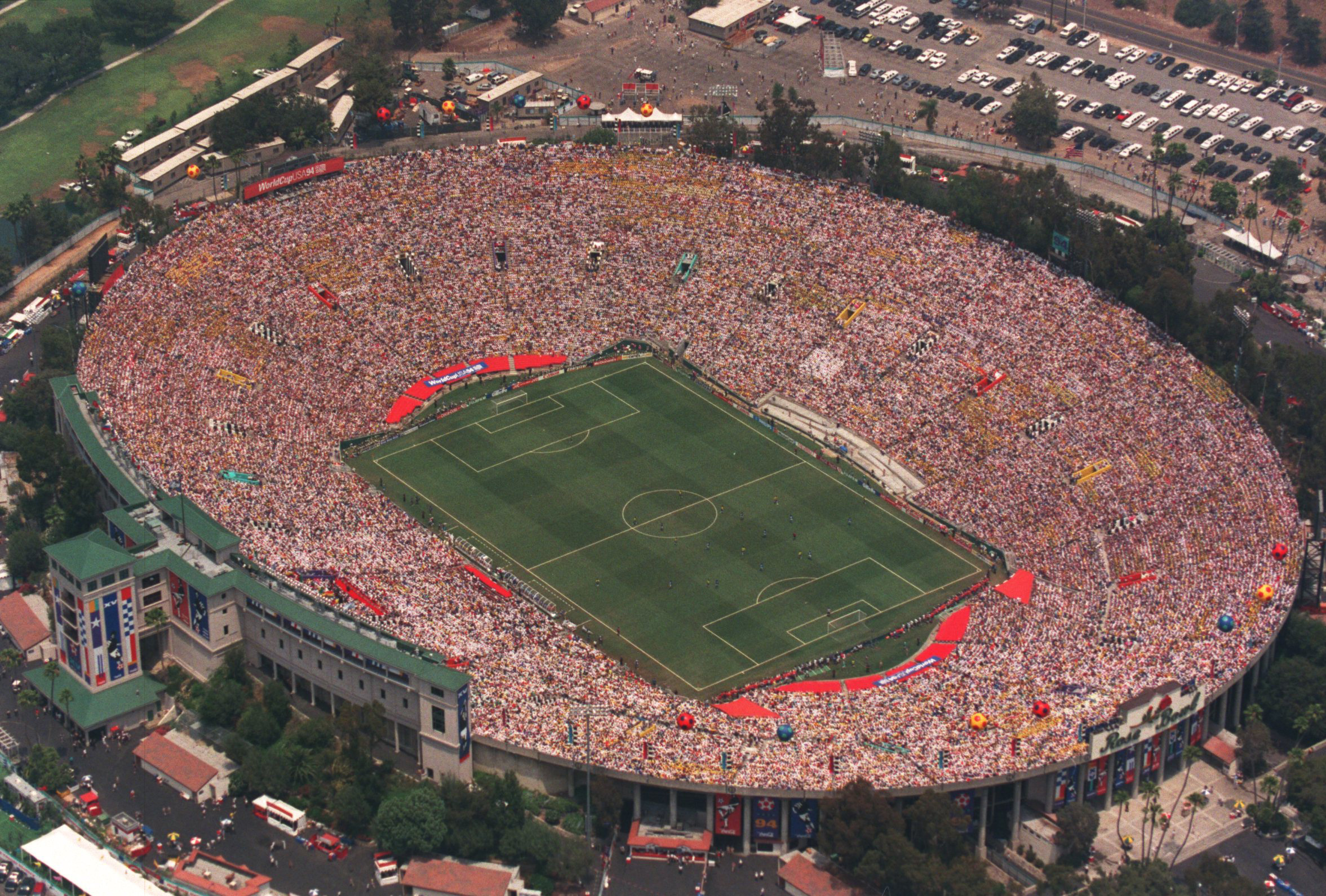 PHOTO: A aerial view of the Rose Bowl in Pasadena, Calif. during the 1994 World Cup finale game.