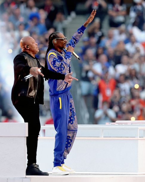 Snoop Dogg, Dr. Dre, Mary J. Blige, Eminem and Kendrick Lamar bring  California heat to Super Bowl LVI halftime show - ABC News