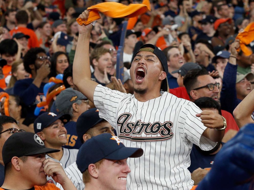 PHOTO: Fans cheer during the Houston Astros Game 7 World Series, Nov. 1, 2017, in Houston.