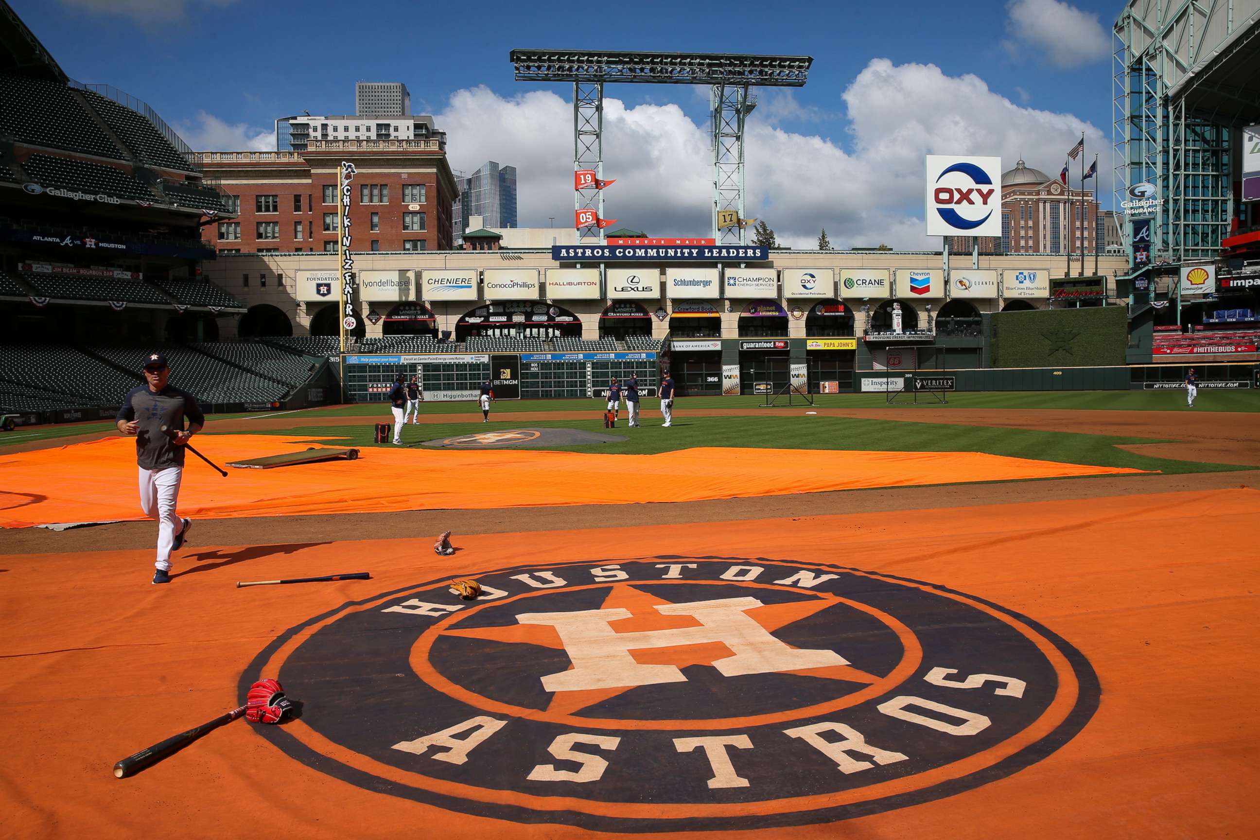 PHOTO: The Houston Astros will be playing the Atlanta Braves in the World Series.