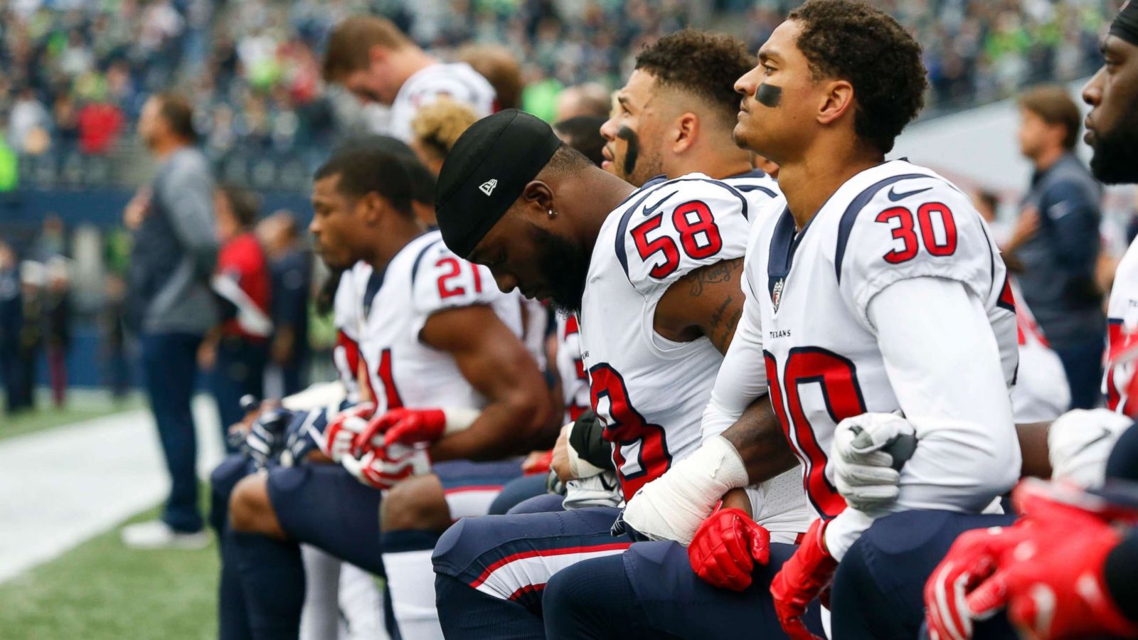 Most of NFL's Houston Texans Kneel During Anthem After Owner's Remark