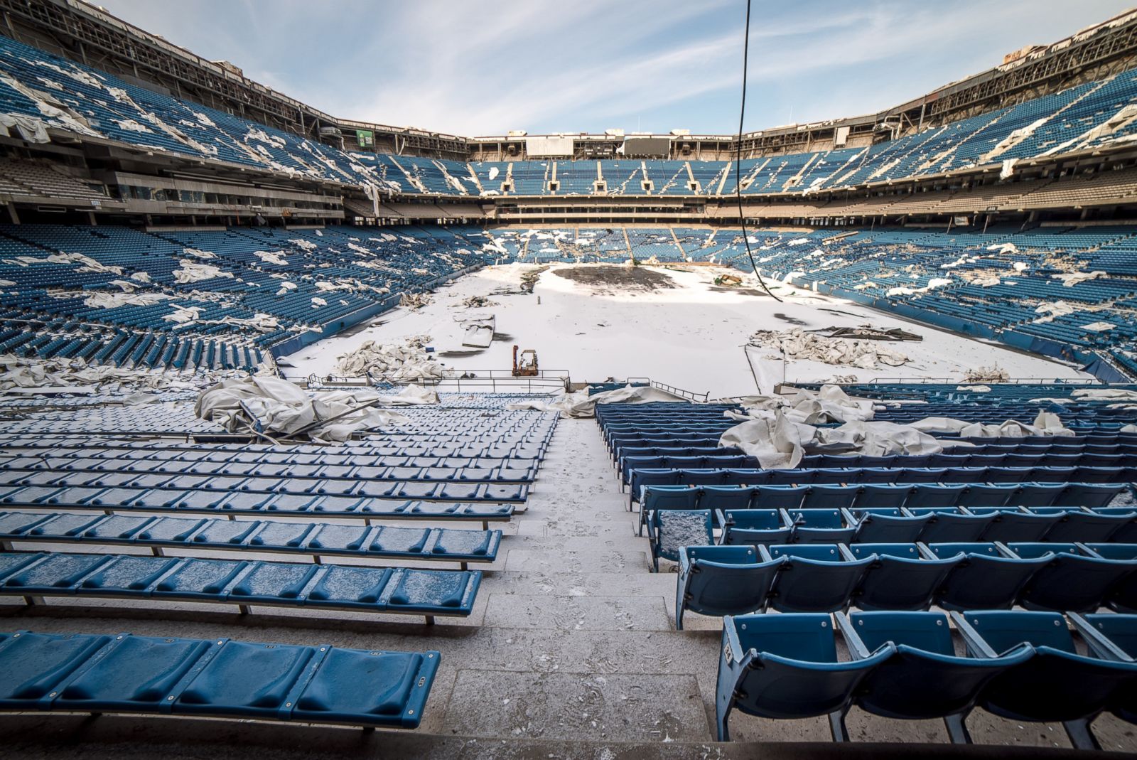 Pontiac Silverdome, Former Home to Detroit Lions, in Decay Photos