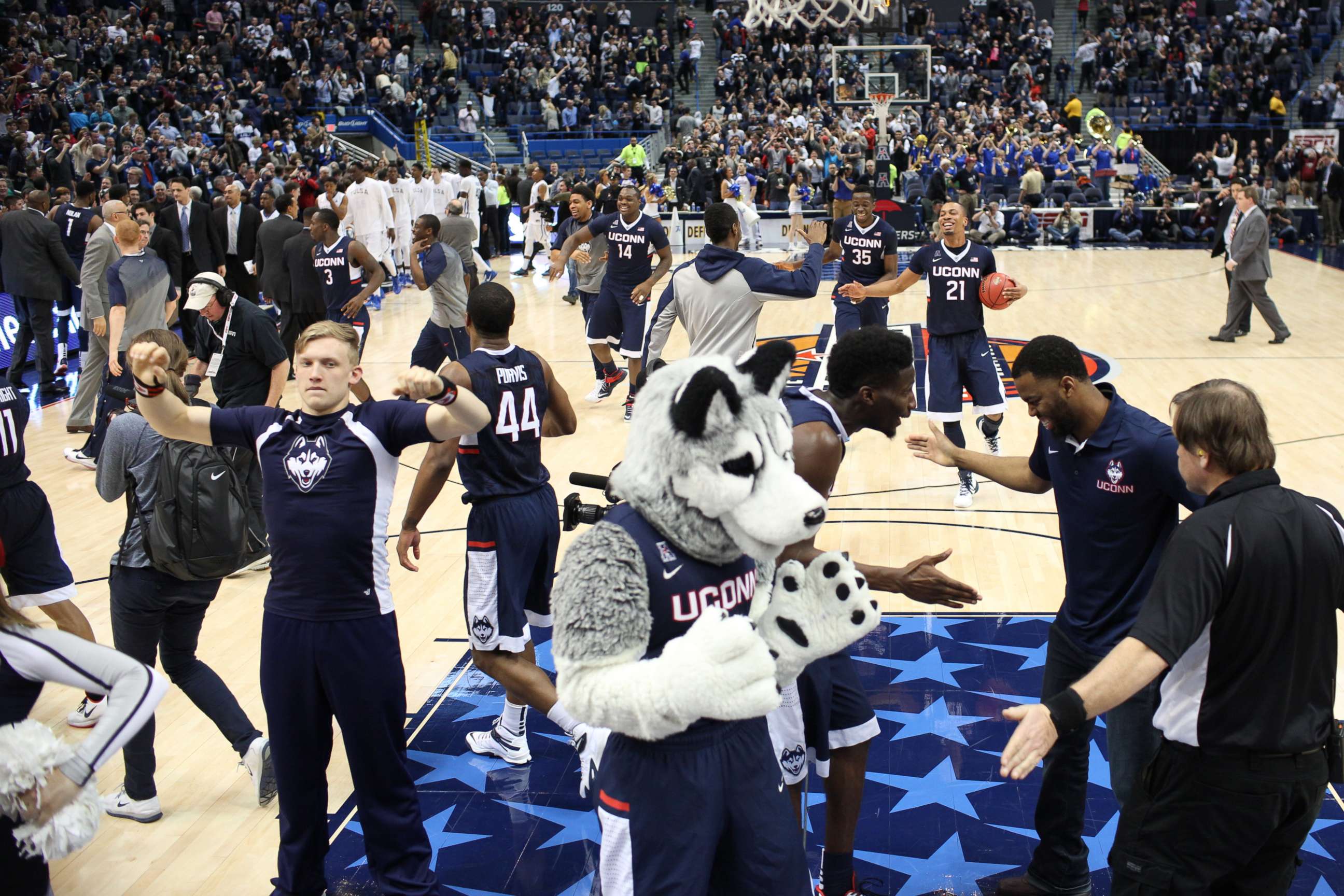 PHOTO: UConn celebrate victory at the end of the game during the UConn Huskies Vs Tulsa Semi Final game at the American Athletic Conference Men's College Basketball Championships 2015 at the XL Center, Hartford, Conn. March 14, 2015.
