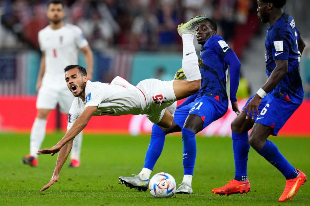 France advances to knockout stage of World Cup after 2-1 win over