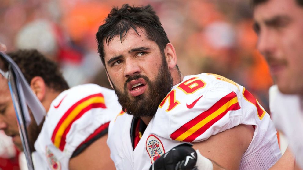 Chiefs' Laurent Duvernay-Tardif wants “M.D.” on his game jersey