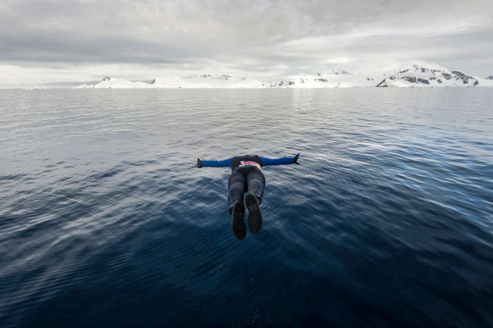 PHOTO: Orlando Duque dives during a trip to Antarctic on Jan. 22, 2018.