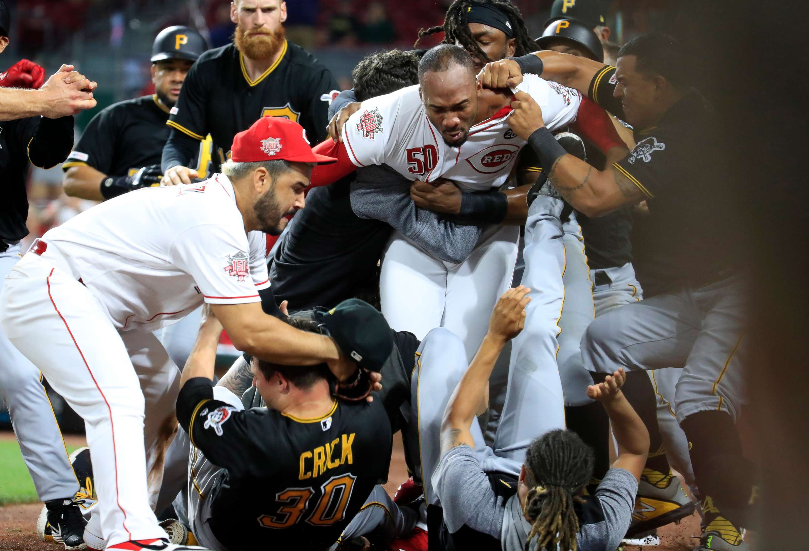 Reds battle Pittsburgh Pirates in bench-clearing brawl in Cincinnati - ABC  News