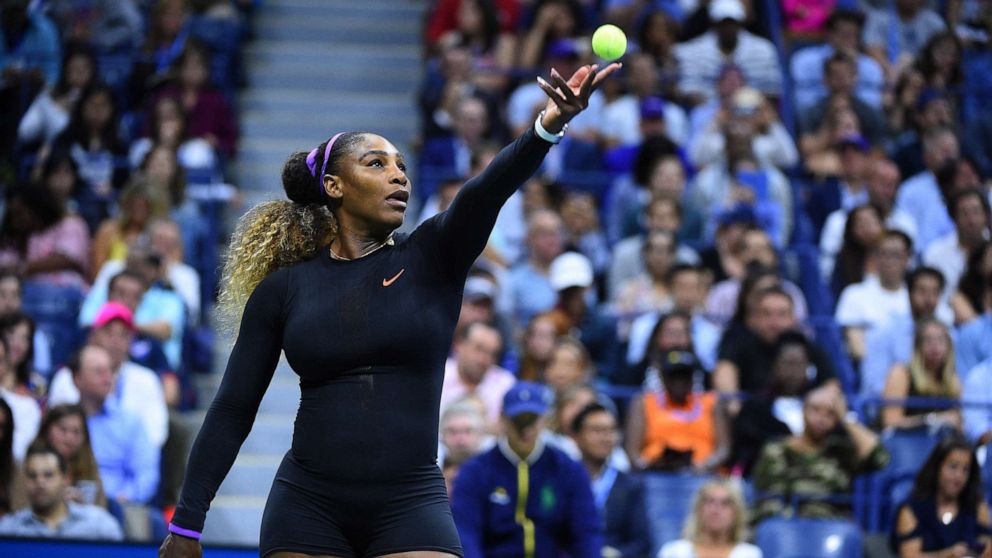 Serena Williams dominates against Maria Sharapova