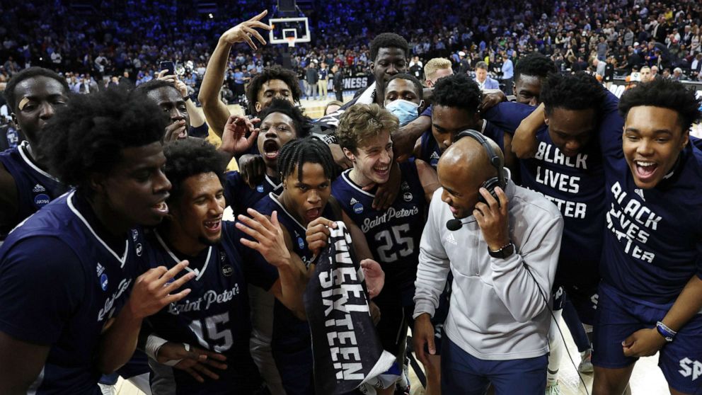 Saint Peter's does it again: Peacocks win stunner over Purdue to become 1st  15-seed ever to make Elite Eight of NCAA tournament - ABC News