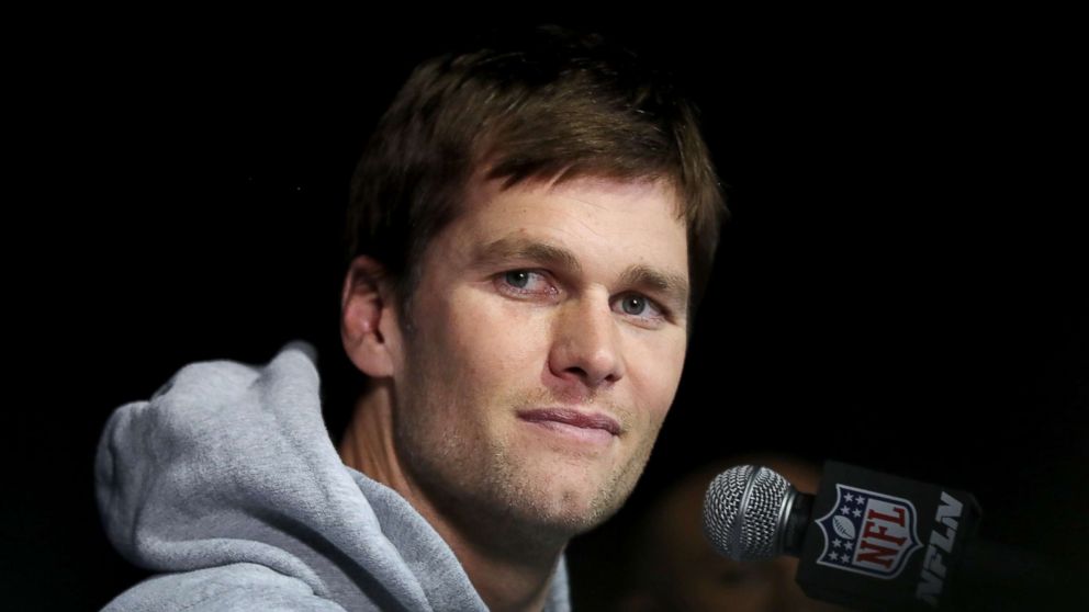 Tom Brady demolishes beer with two chugs