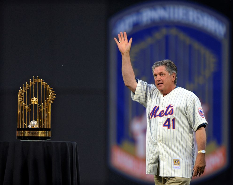 PHOTO: Former New York Mets pitcher Tom Seaver waves during a celebration of the 40th anniversary of their 1969 World Championship before the Mets played the Philadelphia Phillies in their MLB National League baseball game in New York Aug. 22, 2009.