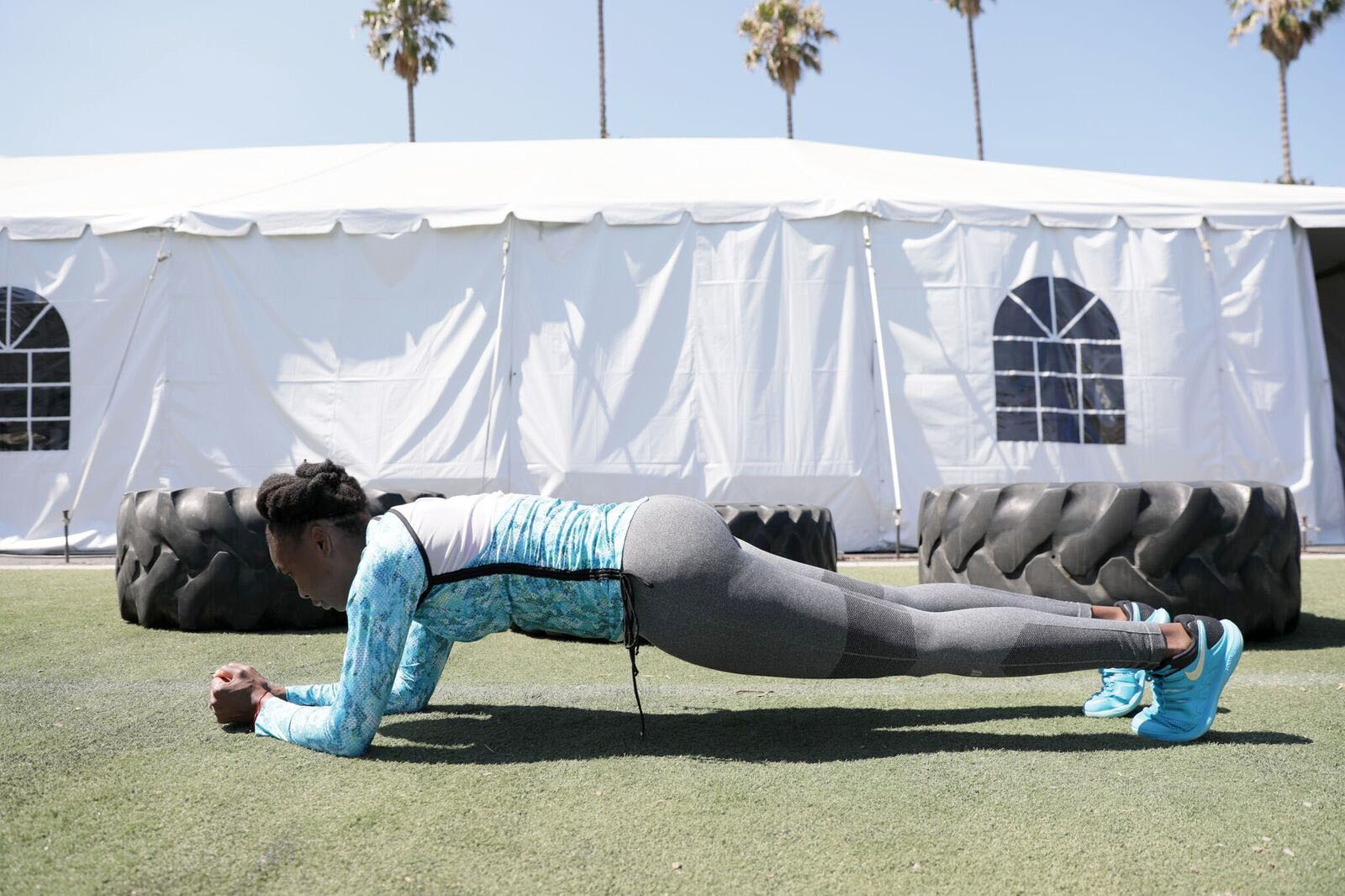 PHOTO: Venus Williams in plank position.