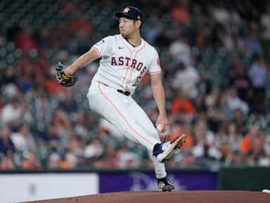 Jon Singleton's two-run double in eighth lifts Astros to 3-1 win over Angels