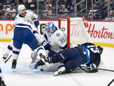 Jets use balanced scoring attack in 7-4 victory over the Lightning