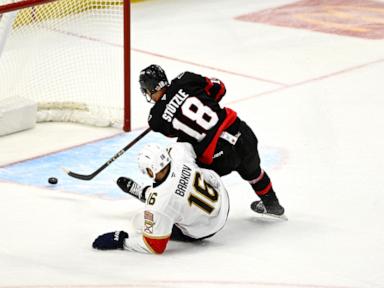 Ullmark stars in Ottawa debut, Senators beat the Stanley Cup champion Panthers 3-1