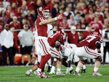 Arnold, Robinson run for more than 100 yards as Oklahoma stuns No. 7 Alabama 24-3