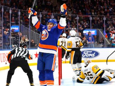 Cizikas, Lee score 2 each as Islanders beat Penguins 6-3