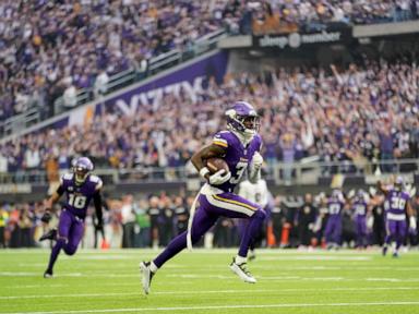 Darnold delivers for Vikings with career-high 347 yards and 5 TDs to beat Falcons, Cousins 42-21